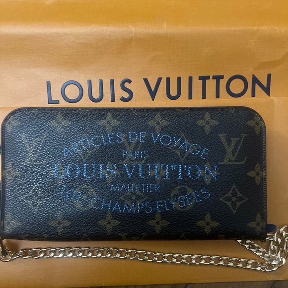 π₯π₯LOUIS VUITTON RARE collectors wallet w/ Chain π₯π₯ - Picture 1 of 14